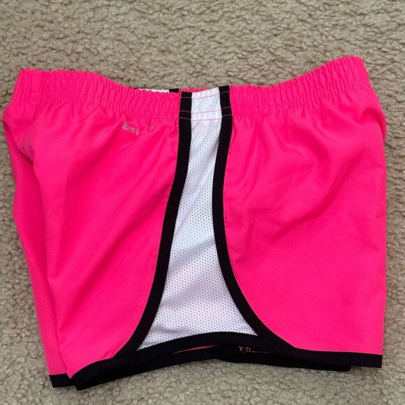 NWT Nike Little Girls' Tempo Pull On Shorts in Hyper Pink Sz 6x - Picture 4 of 8